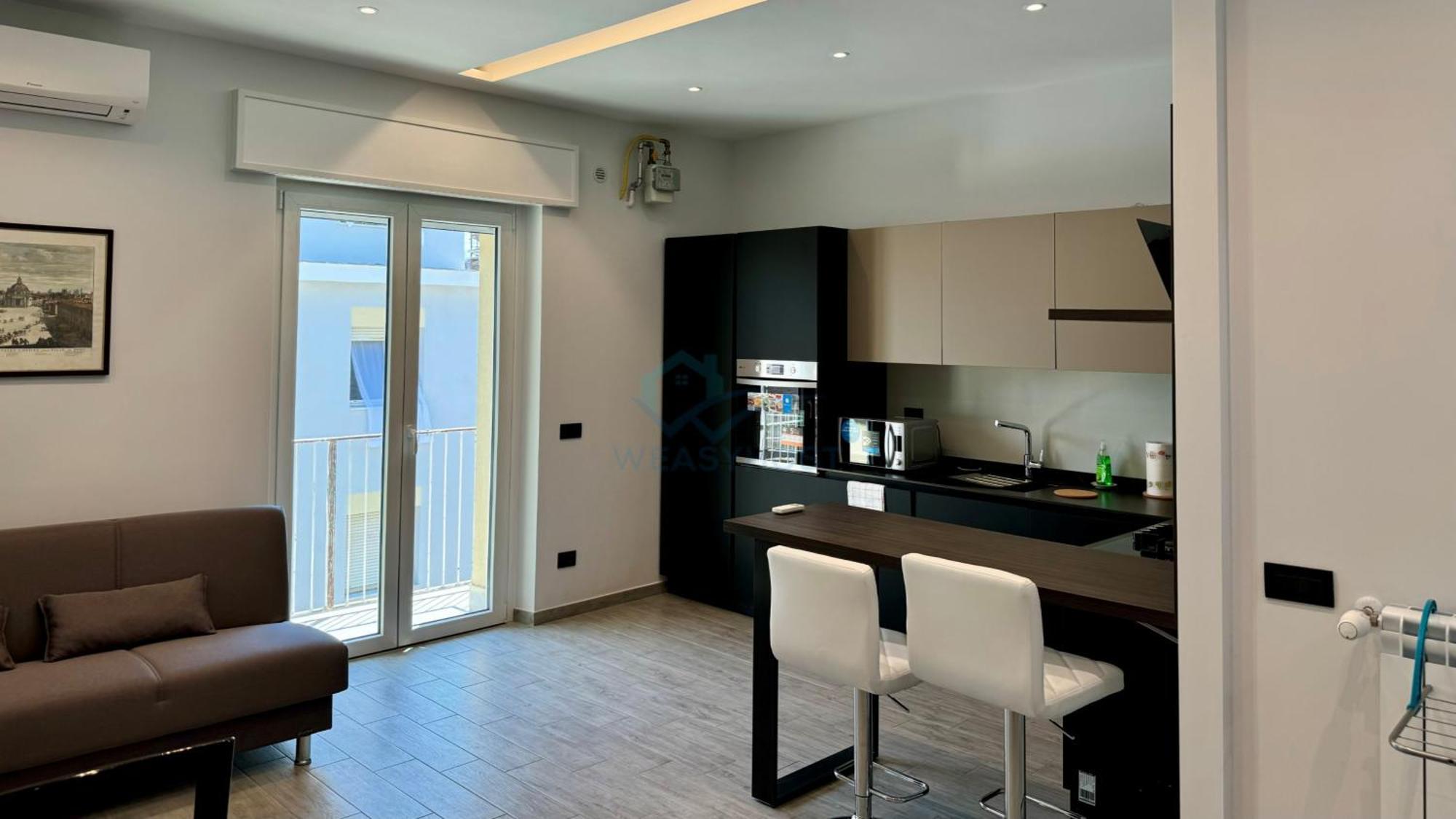 Contemporary Comfort Stylish Modern * Rom